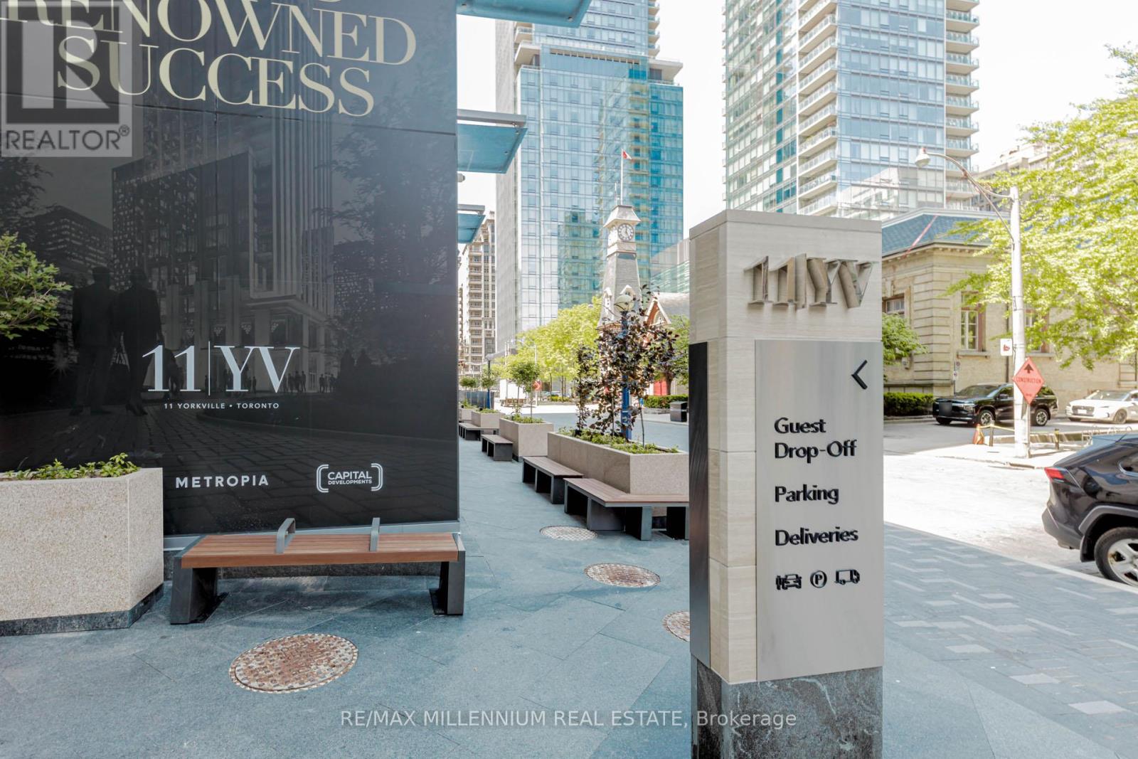 4103 - 11 Yorkville Avenue, Toronto, Ontario  M4W 0B7 - Photo 3 - C12828284