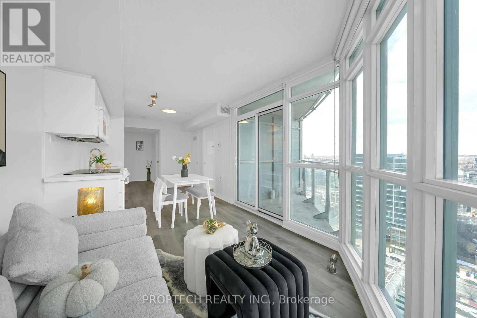 2902 - 21 Iceboat Terrace, Toronto, Ontario  M5V 4A9 - Photo 7 - C12828412