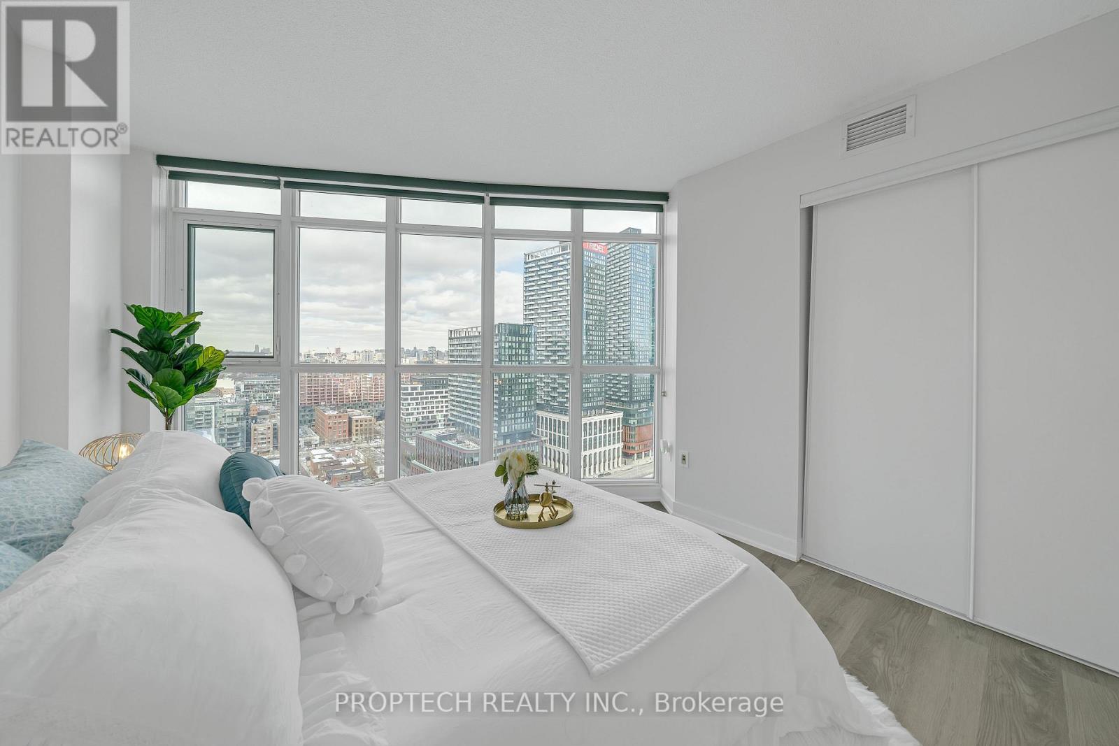 2902 - 21 Iceboat Terrace, Toronto, Ontario  M5V 4A9 - Photo 9 - C12828412