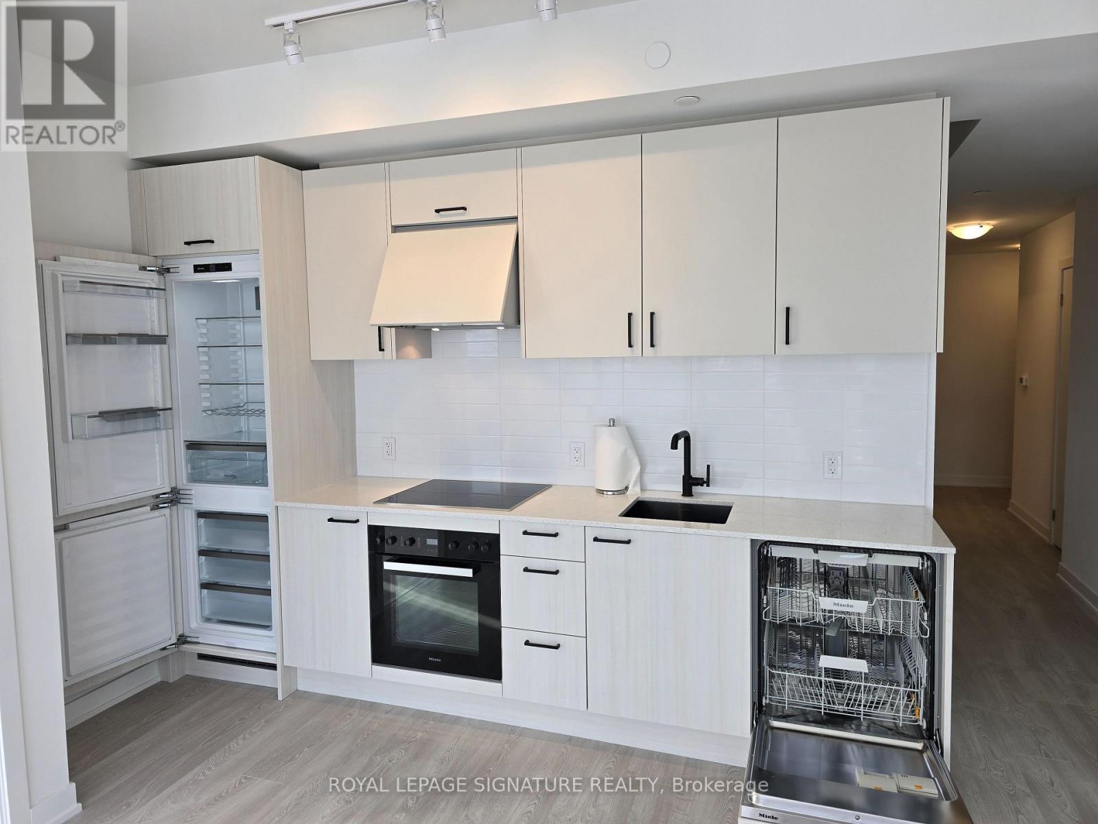 603 - 1 Quarrington Lane, Toronto, Ontario  M3C 0S4 - Photo 1 - C12828440