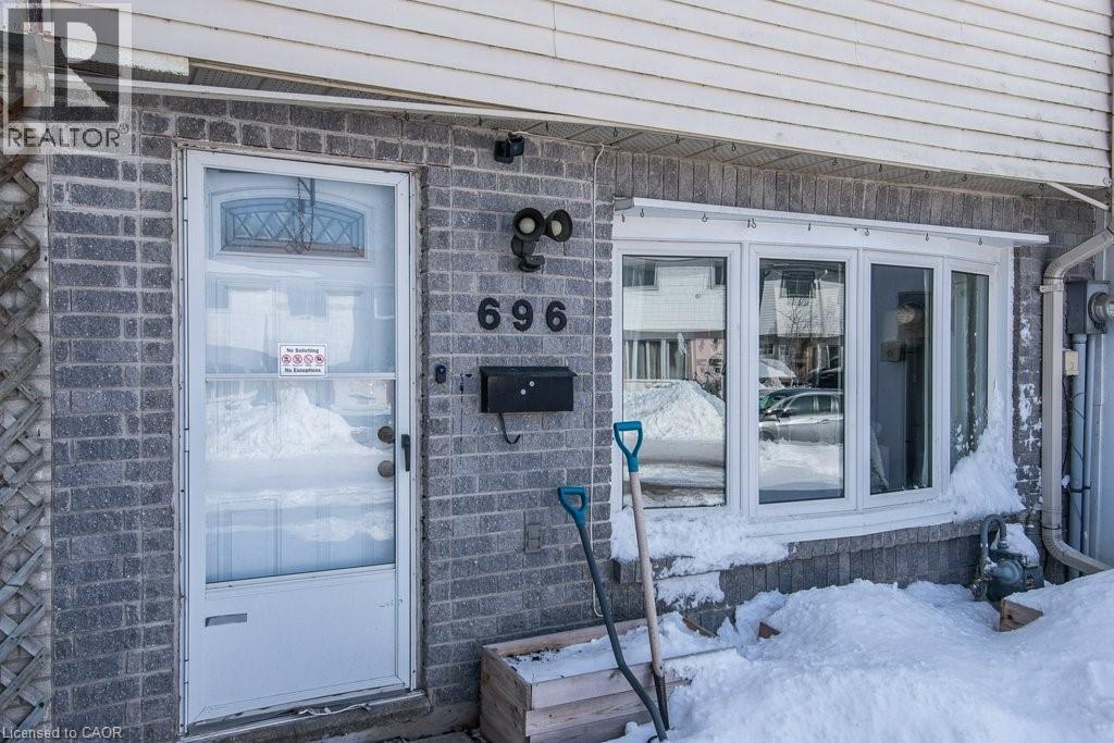 696 Parkview Crescent, Cambridge, Ontario  N3H 4X7 - Photo 2 - 40807347