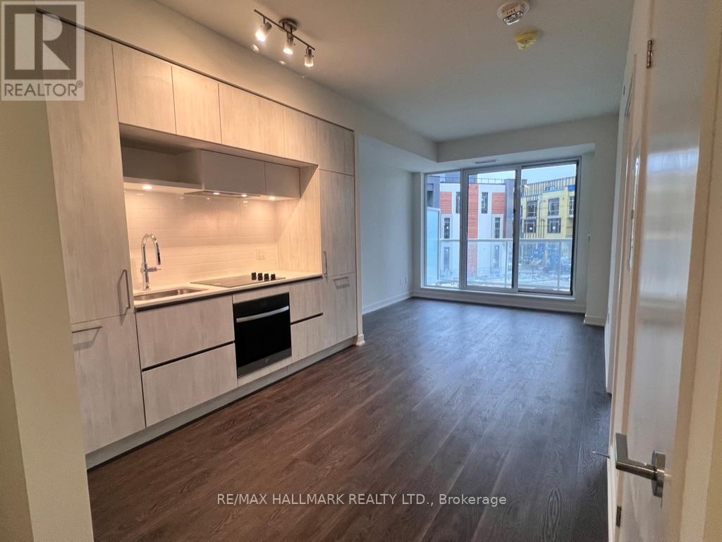 216 - 6 David Eyer Road, Richmond Hill, Ontario  L4S 0N5 - Photo 2 - N12828282