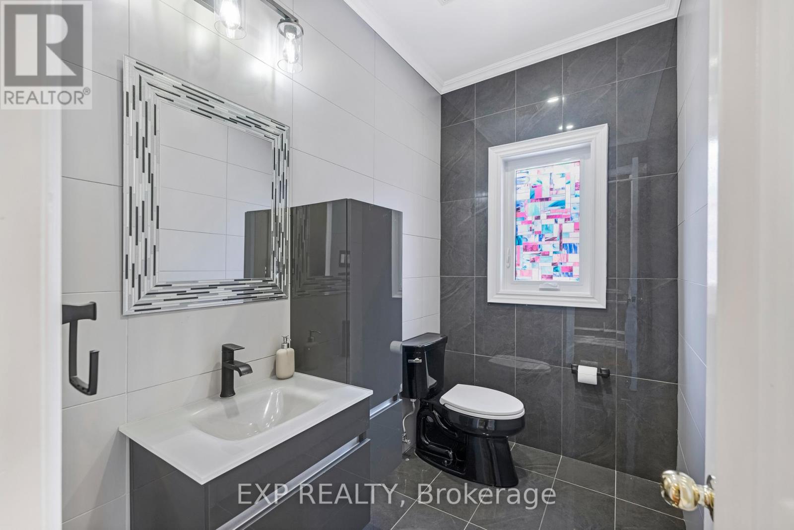 598 Lyman Boulevard, Newmarket (Stonehaven-Wyndham), Ontario  L3X 1V9 - Photo 15 - N12828348