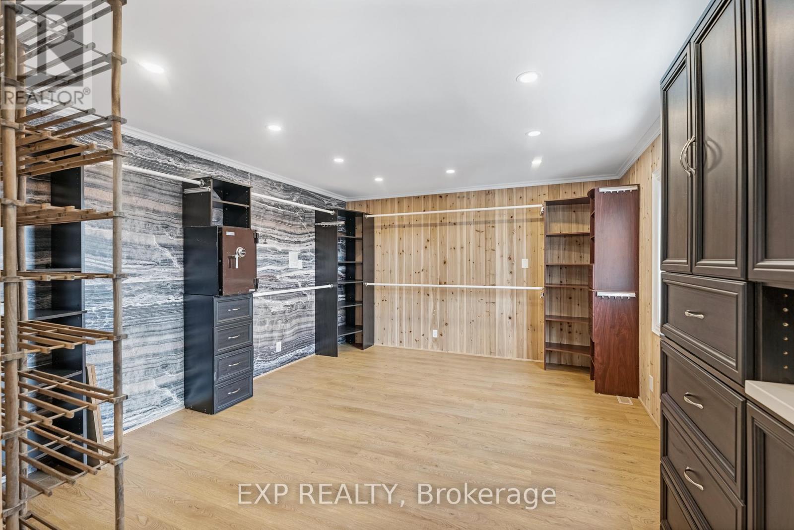 598 Lyman Boulevard, Newmarket (Stonehaven-Wyndham), Ontario  L3X 1V9 - Photo 23 - N12828348