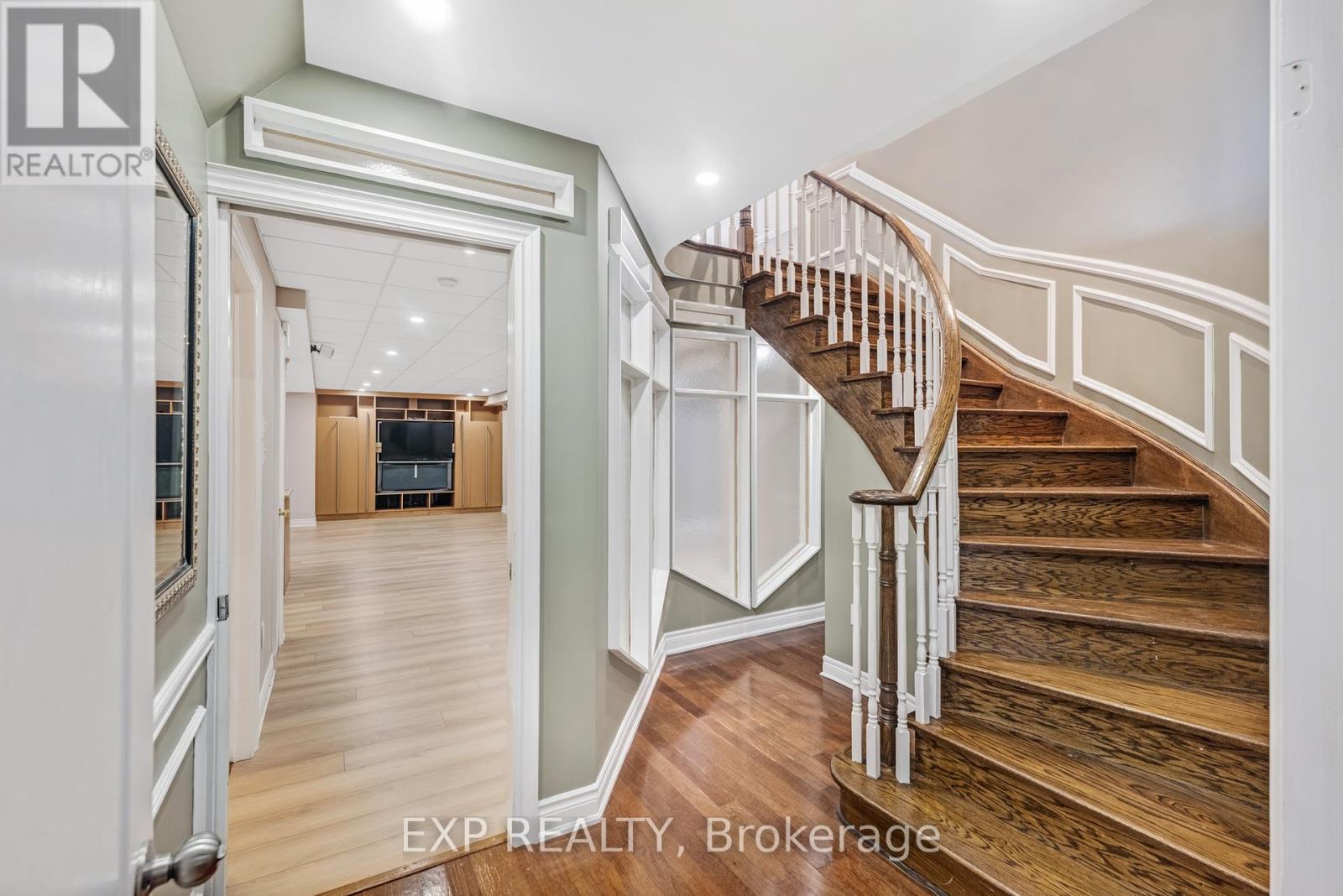 598 Lyman Boulevard, Newmarket (Stonehaven-Wyndham), Ontario  L3X 1V9 - Photo 33 - N12828348