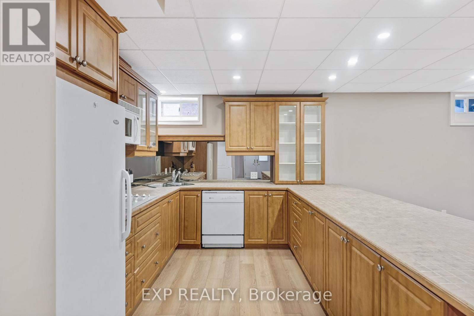 598 Lyman Boulevard, Newmarket (Stonehaven-Wyndham), Ontario  L3X 1V9 - Photo 38 - N12828348