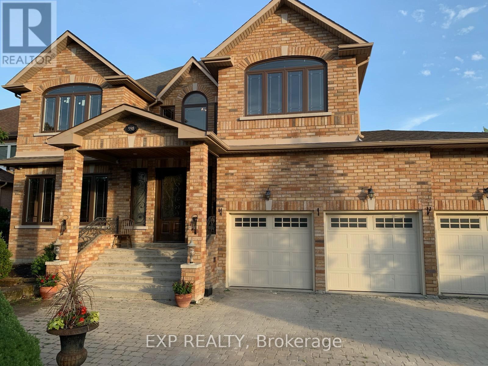 598 Lyman Boulevard, Newmarket (Stonehaven-Wyndham), Ontario  L3X 1V9 - Photo 48 - N12828348