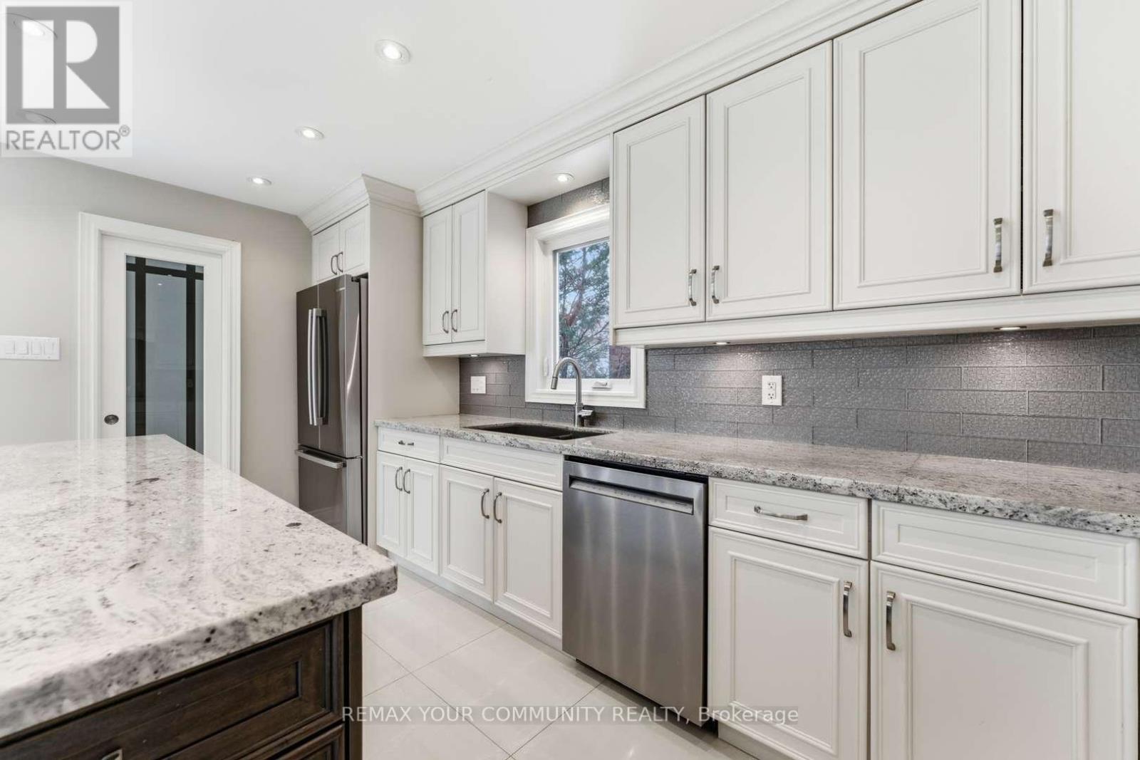 331 Kennedy Street W, Aurora, Ontario  L4G 6L7 - Photo 12 - N12828370