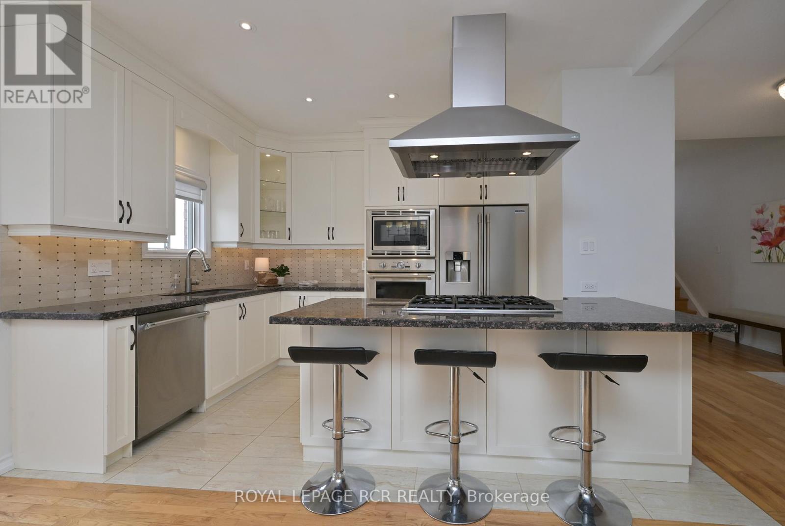 29 Depeuter Crescent, Bradford West Gwillimbury, Ontario  L3Z 3A3 - Photo 6 - N12828416