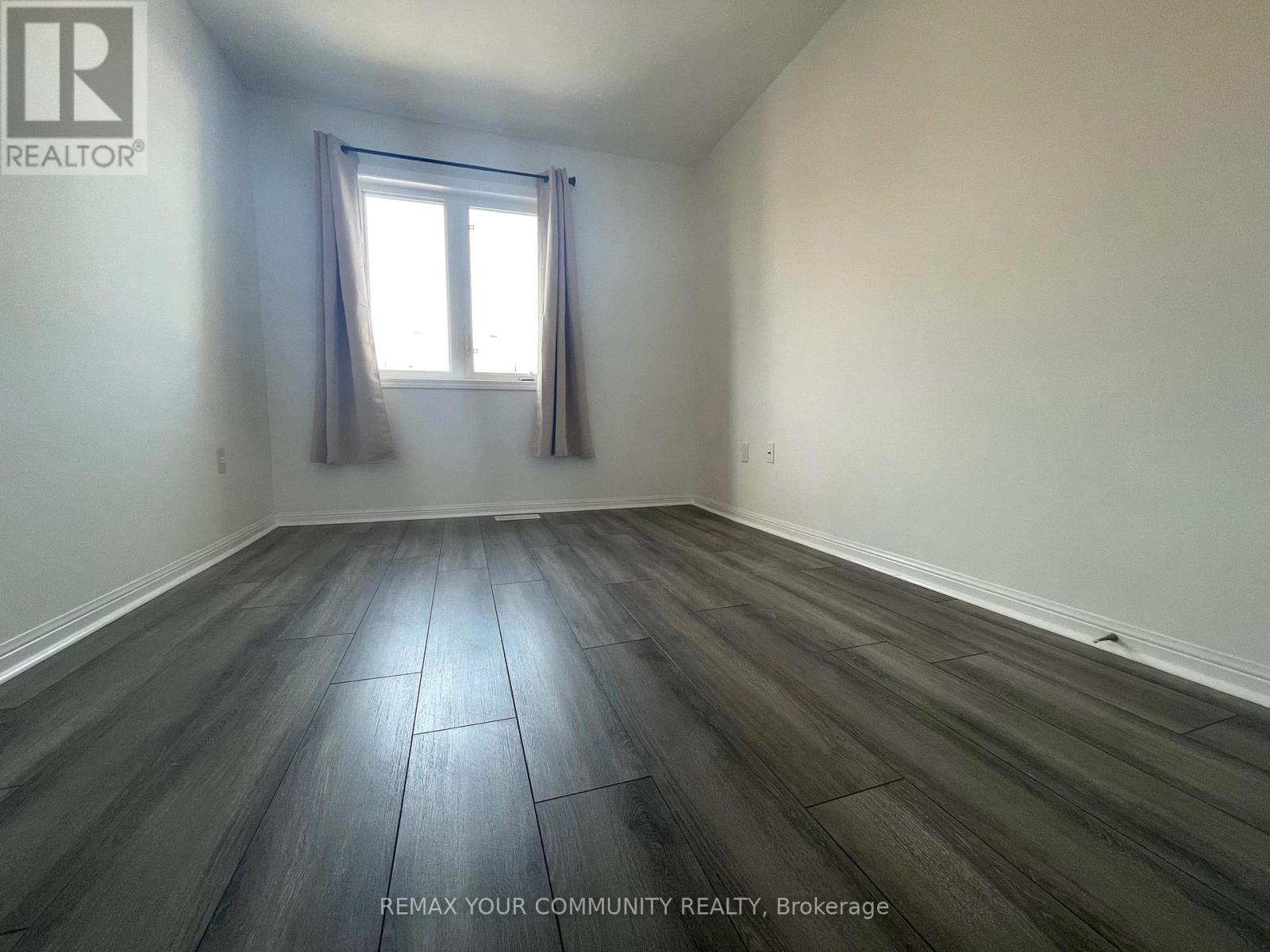 22 Gladys Clarkson Drive, Whitchurch-Stouffville (Stouffville), Ontario  L4A 0Z6 - Photo 10 - N12828436