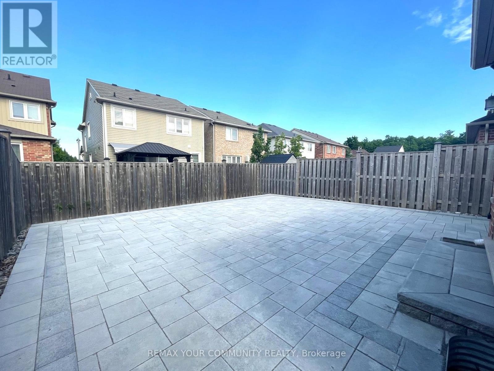 22 Gladys Clarkson Drive, Whitchurch-Stouffville (Stouffville), Ontario  L4A 0Z6 - Photo 15 - N12828436