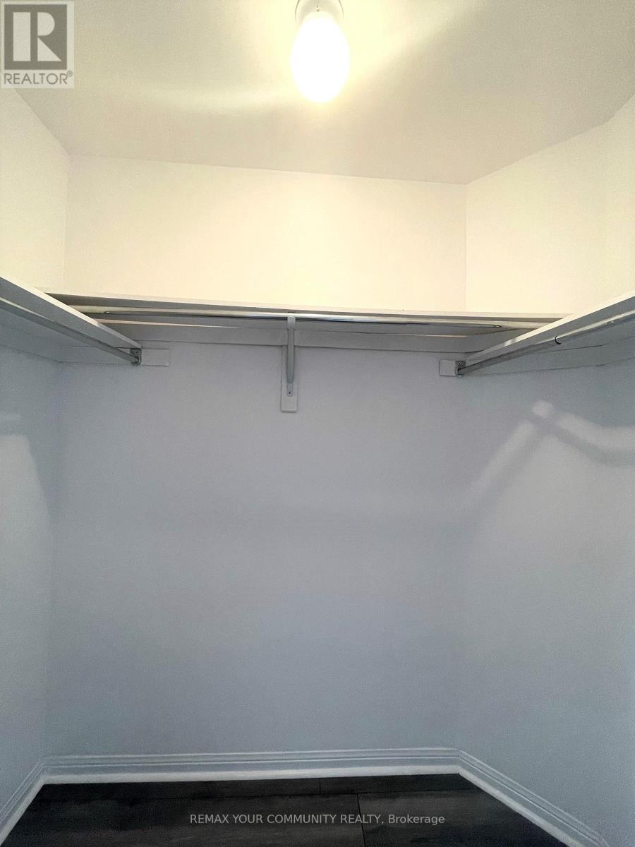 22 Gladys Clarkson Drive, Whitchurch-Stouffville (Stouffville), Ontario  L4A 0Z6 - Photo 9 - N12828436