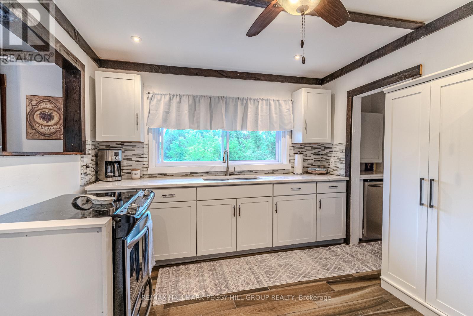 2447 Ridge Road W, Oro-Medonte, Ontario  L0L 2L0 - Photo 6 - S12828408