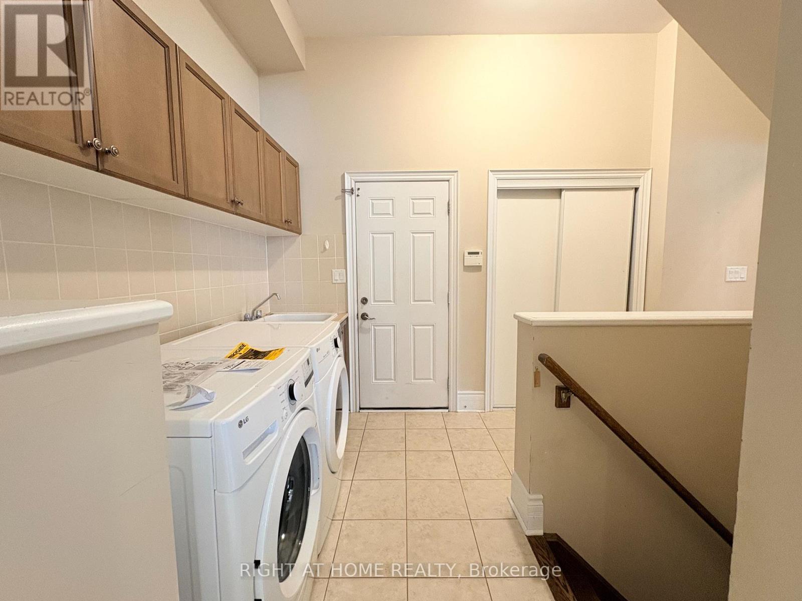 3353 Skipton Lane, Oakville, Ontario  L6M 0K3 - Photo 12 - W12828290