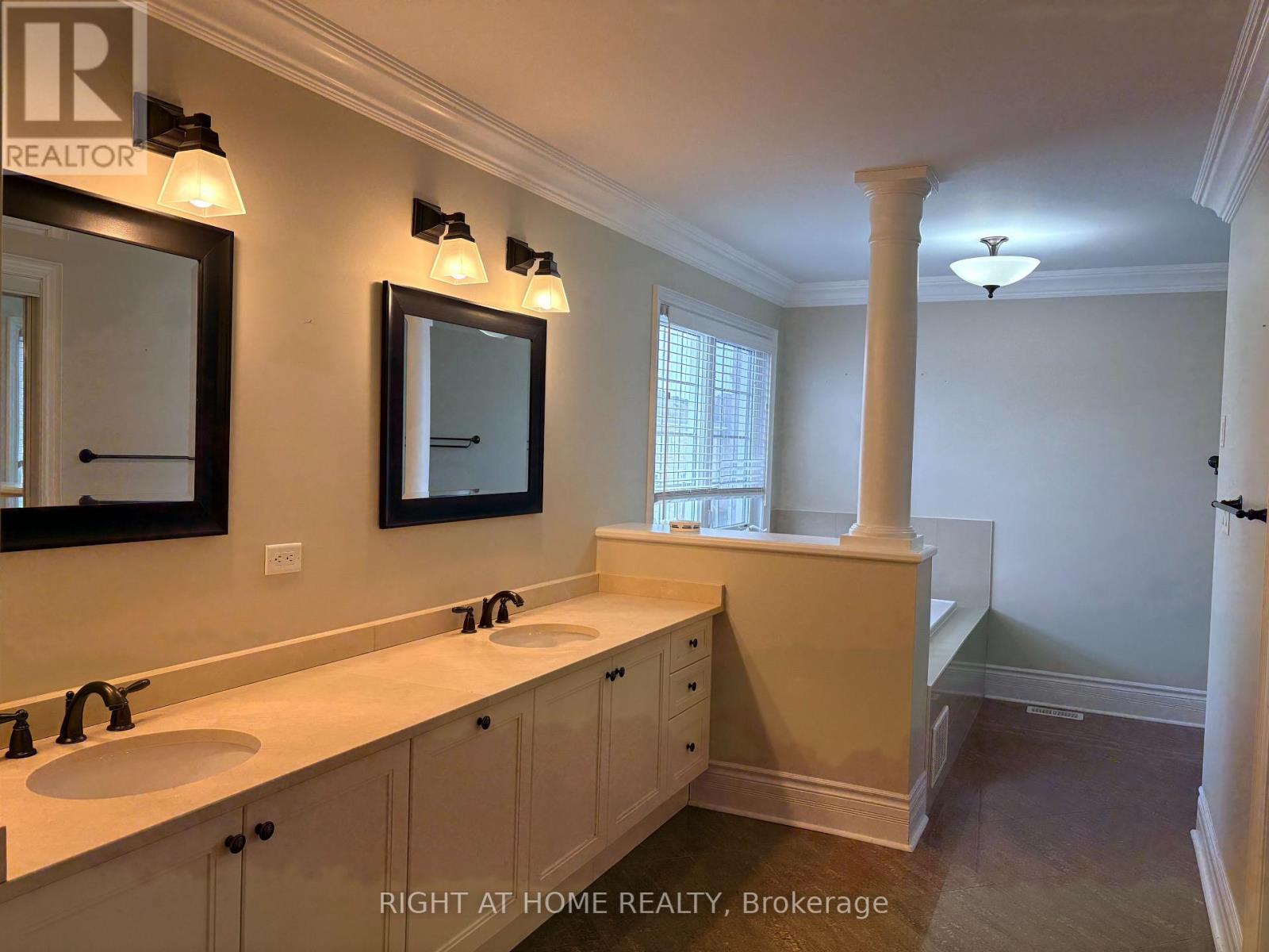 3353 Skipton Lane, Oakville, Ontario  L6M 0K3 - Photo 16 - W12828290