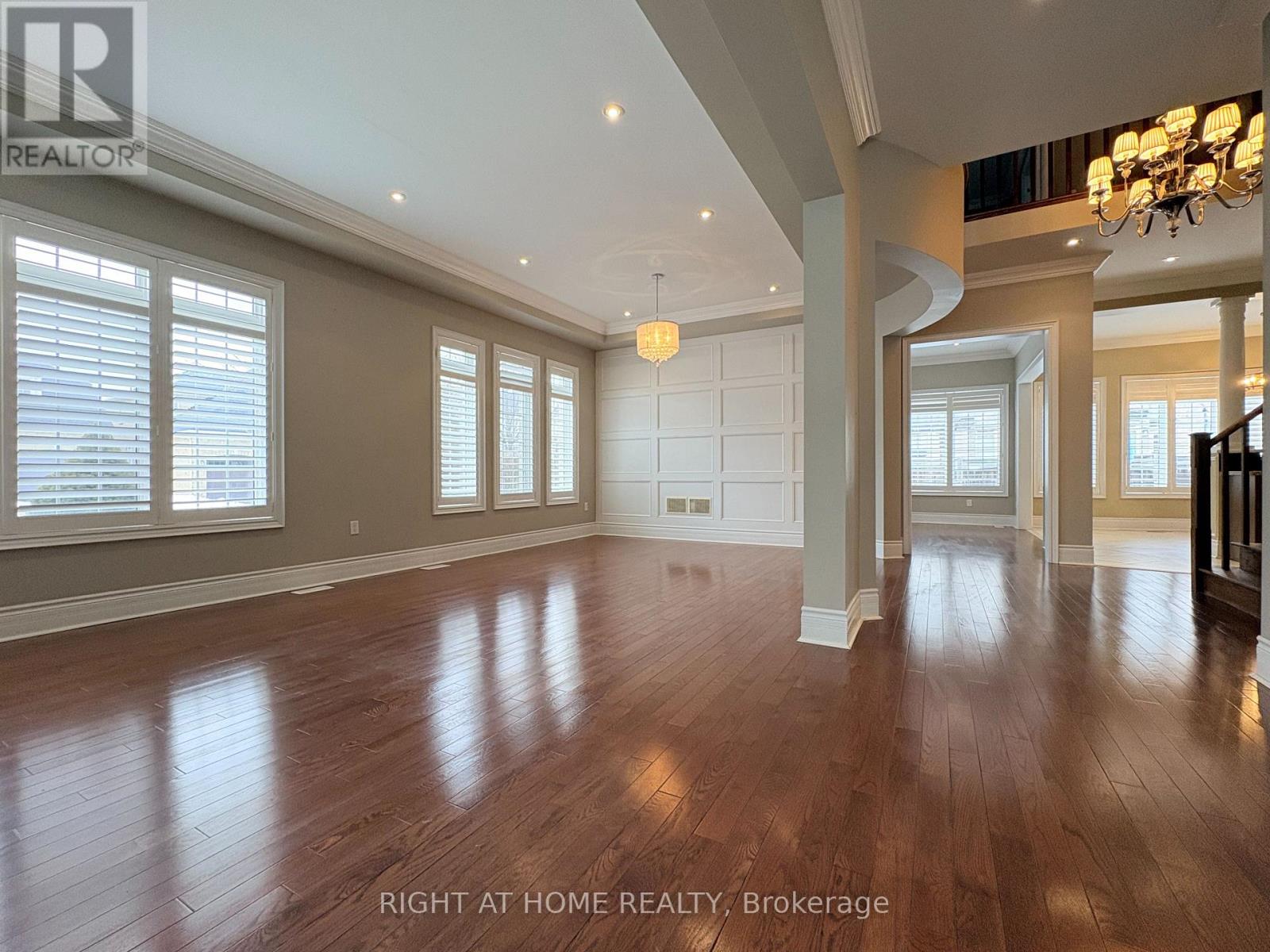 3353 Skipton Lane, Oakville, Ontario  L6M 0K3 - Photo 3 - W12828290