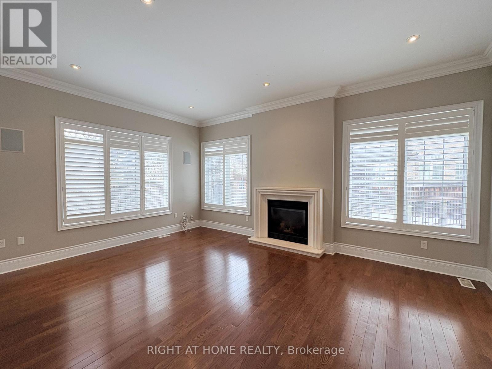 3353 Skipton Lane, Oakville, Ontario  L6M 0K3 - Photo 5 - W12828290