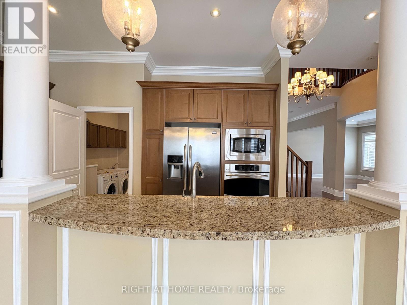 3353 Skipton Lane, Oakville, Ontario  L6M 0K3 - Photo 8 - W12828290