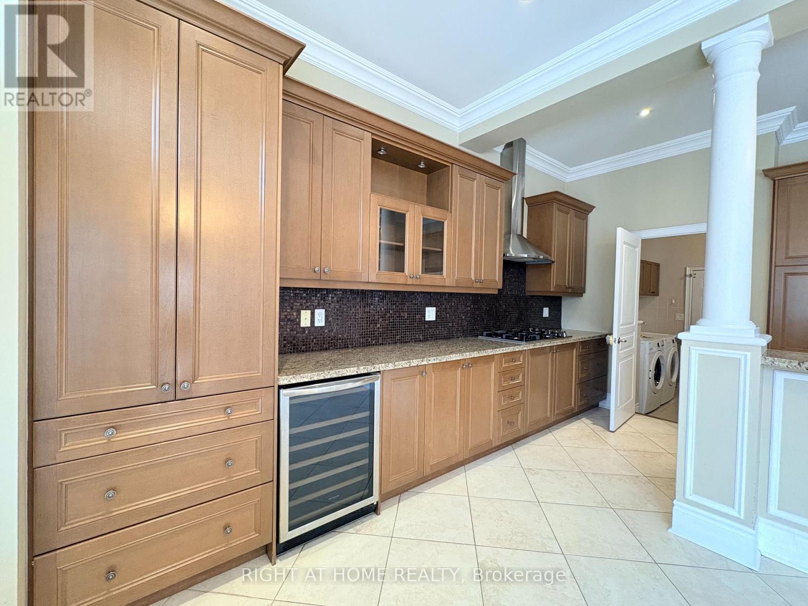 3353 Skipton Lane, Oakville, Ontario  L6M 0K3 - Photo 9 - W12828290