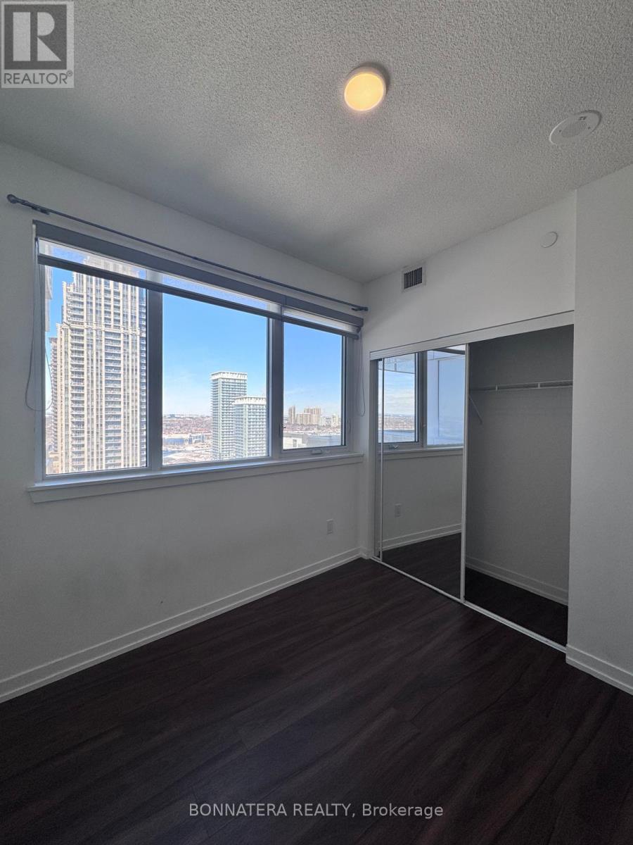 2004 - 4065 Confederation Parkway, Mississauga, Ontario  L5B 0L4 - Photo 4 - W12828294