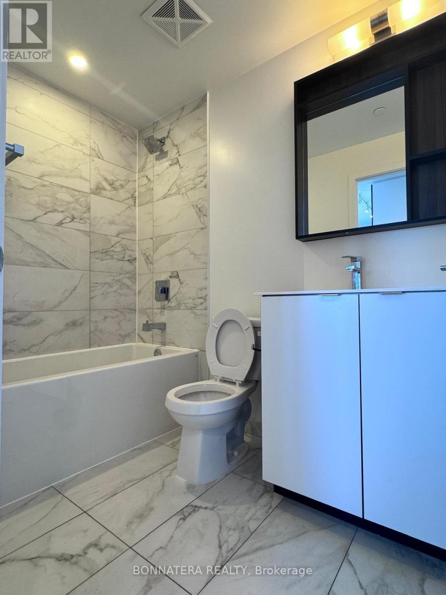 2004 - 4065 Confederation Parkway, Mississauga, Ontario  L5B 0L4 - Photo 7 - W12828294