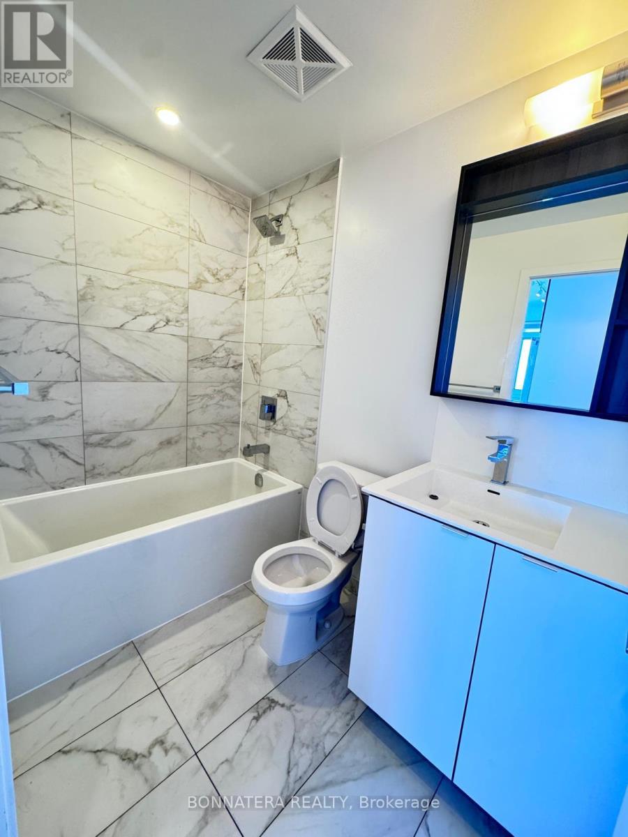 2004 - 4065 Confederation Parkway, Mississauga, Ontario  L5B 0L4 - Photo 8 - W12828294