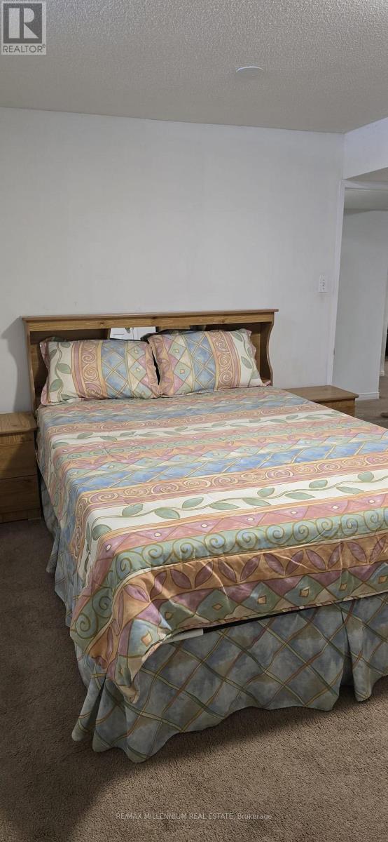 7125 Baskerville Run, Mississauga, Ontario  L5W 1W3 - Photo 10 - W12828298