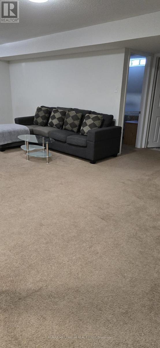 7125 Baskerville Run, Mississauga, Ontario  L5W 1W3 - Photo 6 - W12828298