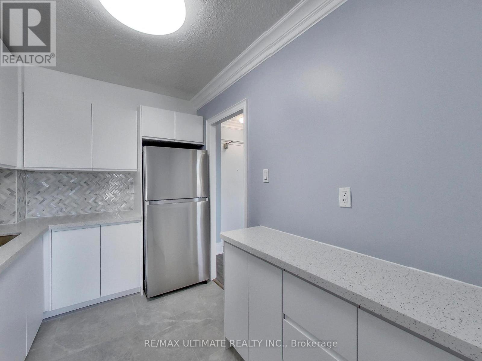 110 - 541 Blackthorn Avenue, Toronto (Keelesdale-Eglinton West), Ontario  M6M 5A6 - Photo 11 - W12828332