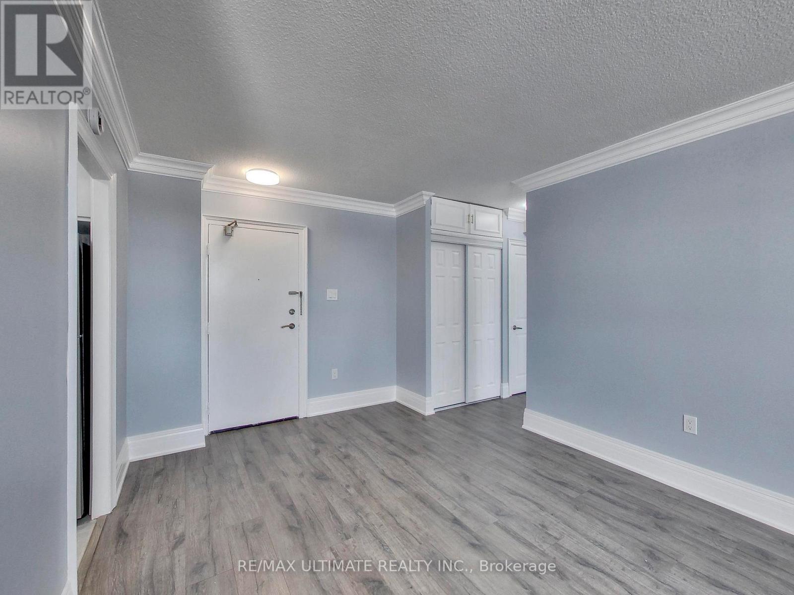 110 - 541 Blackthorn Avenue, Toronto (Keelesdale-Eglinton West), Ontario  M6M 5A6 - Photo 8 - W12828332