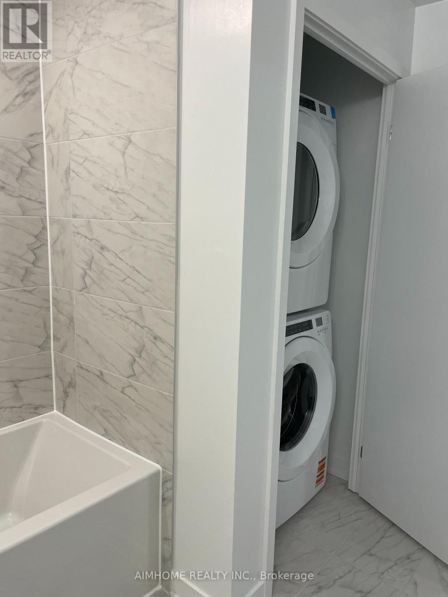 1214 - 1035 Southdown Road, Mississauga, Ontario  L5J 0A2 - Photo 7 - W12828396