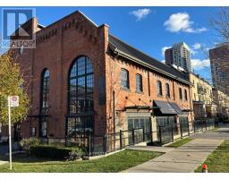 33 POWERHOUSE STREET, Toronto, Ontario