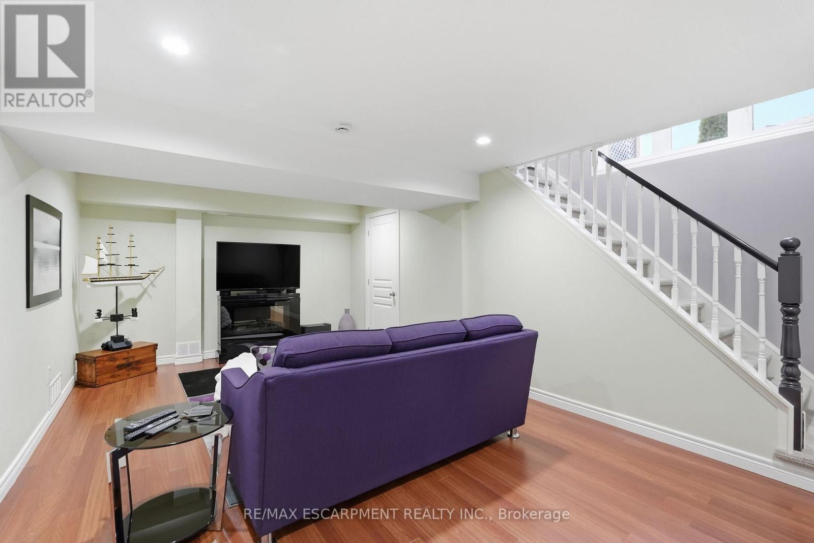 5317 Applegarth Drive, Burlington, Ontario  L7L 7E3 - Photo 34 - W12828418