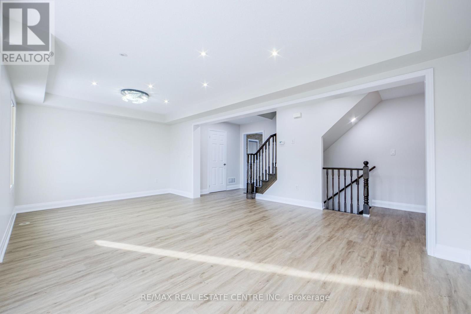 299 Dymott Avenue, Milton, Ontario  L9T 0Z5 - Photo 11 - W12828420