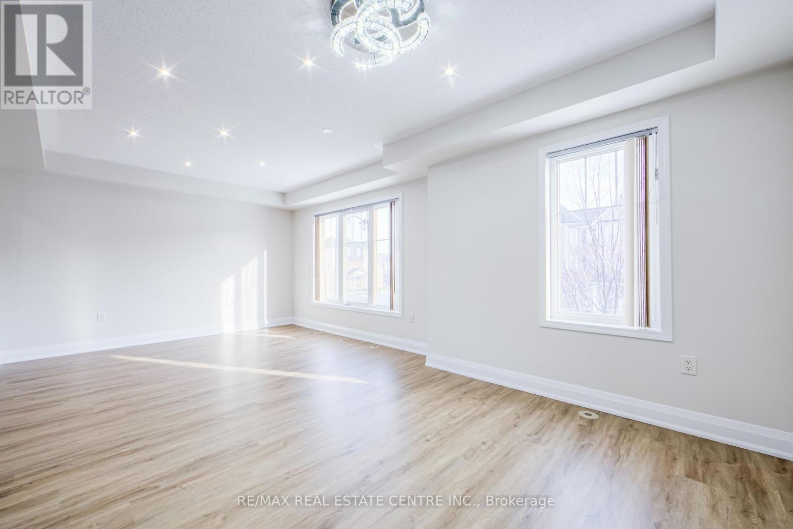 299 Dymott Avenue, Milton, Ontario  L9T 0Z5 - Photo 13 - W12828420