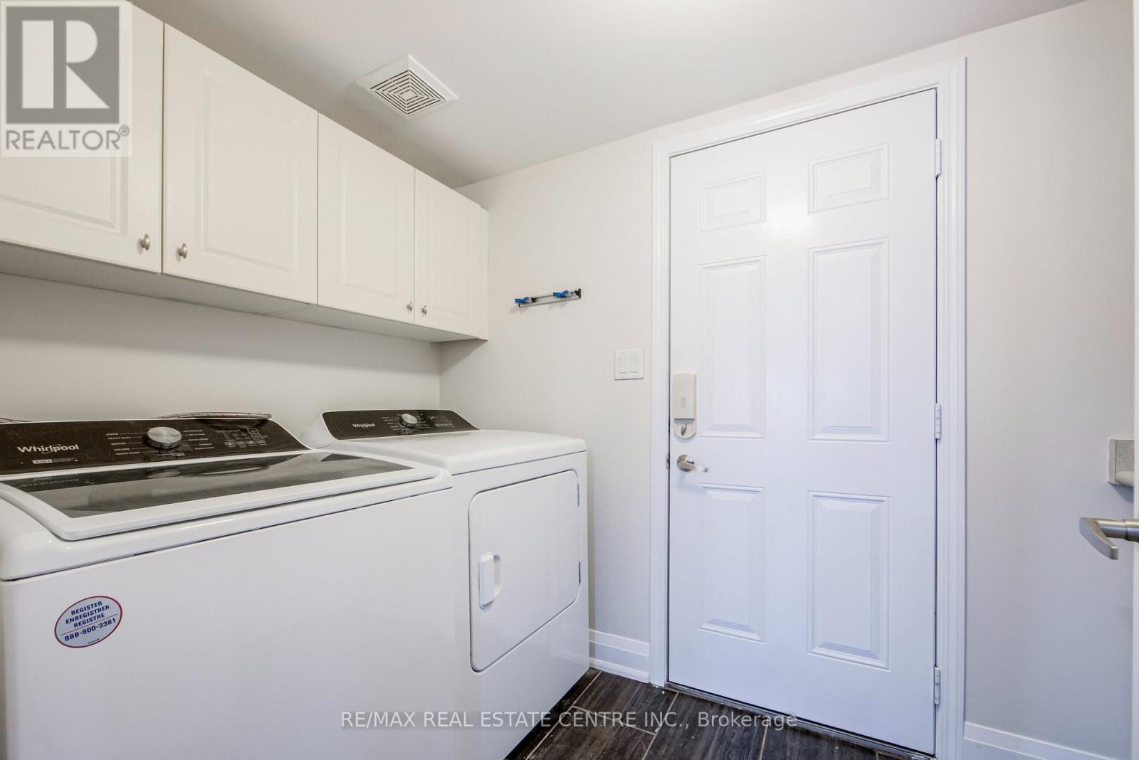 299 Dymott Avenue, Milton, Ontario  L9T 0Z5 - Photo 5 - W12828420