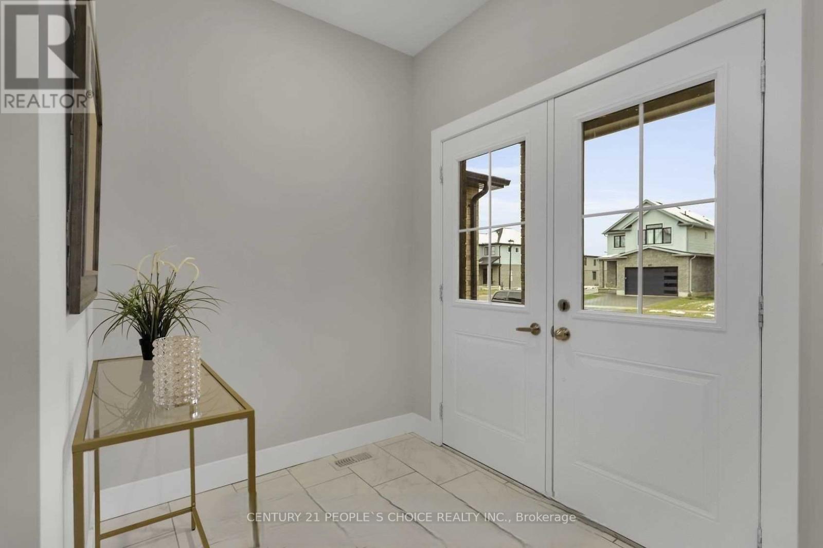 3014 Doyle Drive, London South, Ontario  N6M 0G9 - Photo 3 - X12808584