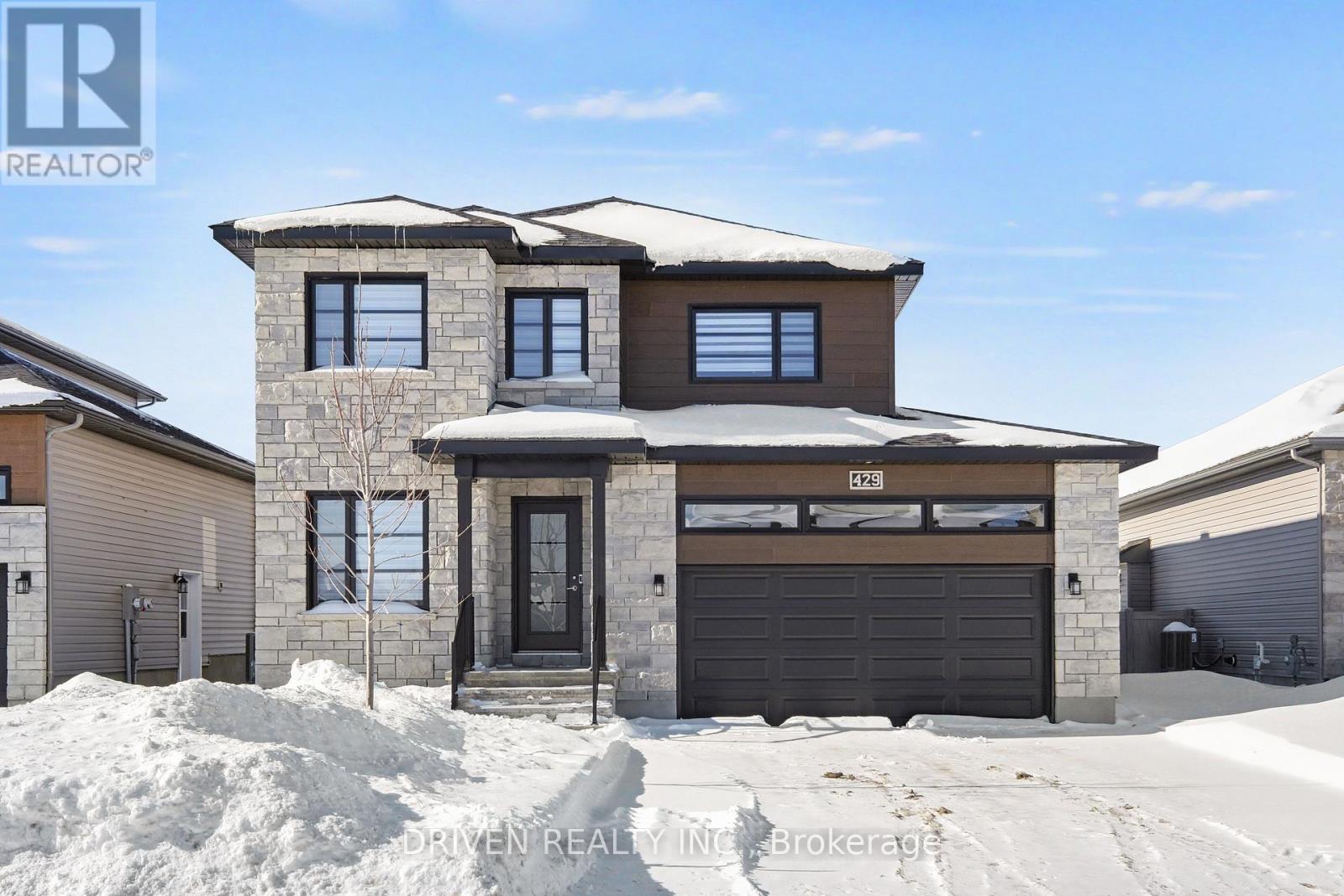 429 Aurora Street, Russell, Ontario  K4R 0L3 - Photo 3 - X12791132