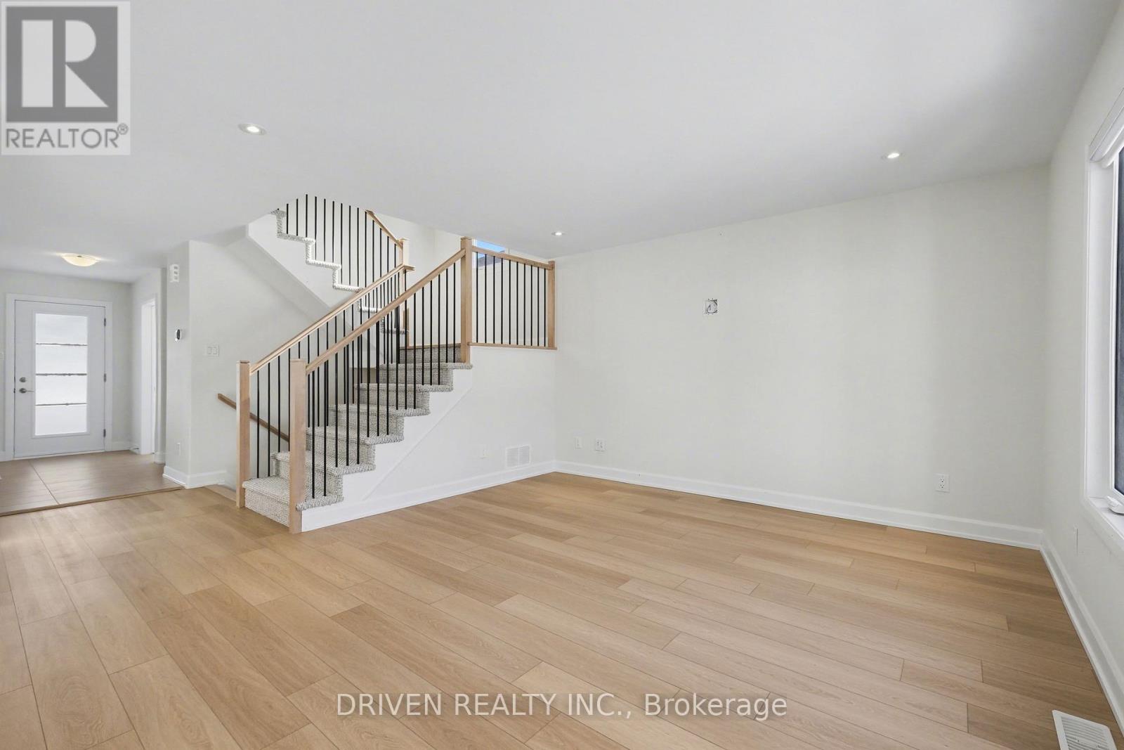 429 Aurora Street, Russell, Ontario  K4R 0L3 - Photo 9 - X12791132