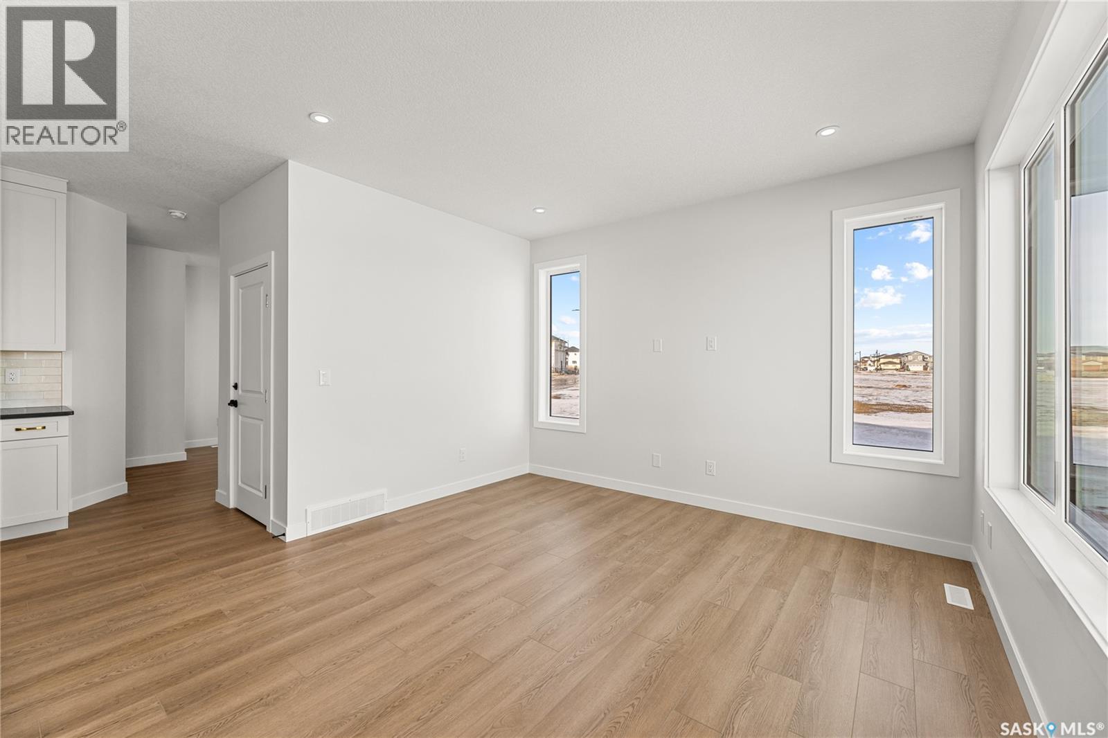 295 Nazarali Way, Saskatoon, Saskatchewan  S7V 1X6 - Photo 18 - SK029350