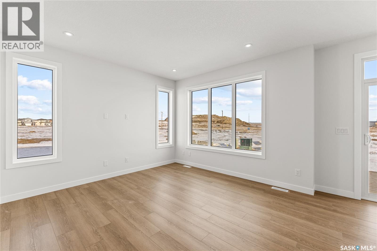 295 Nazarali Way, Saskatoon, Saskatchewan  S7V 1X6 - Photo 19 - SK029350