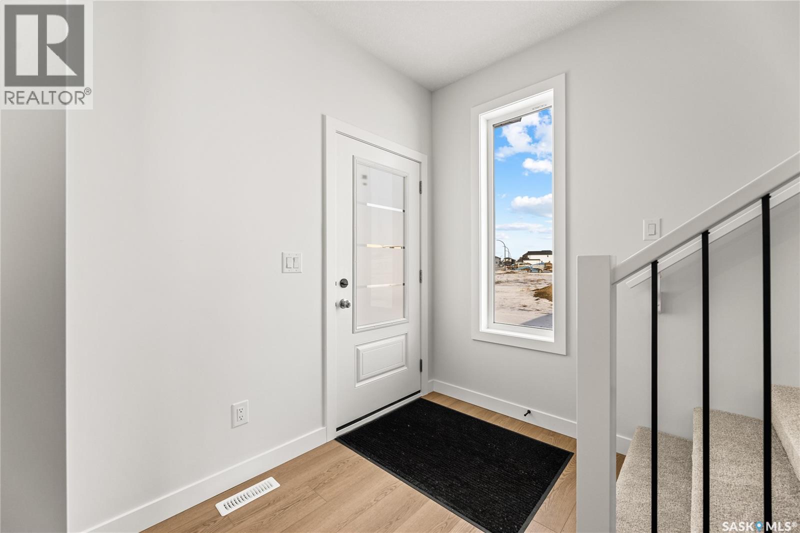 295 Nazarali Way, Saskatoon, Saskatchewan  S7V 1X6 - Photo 3 - SK029350