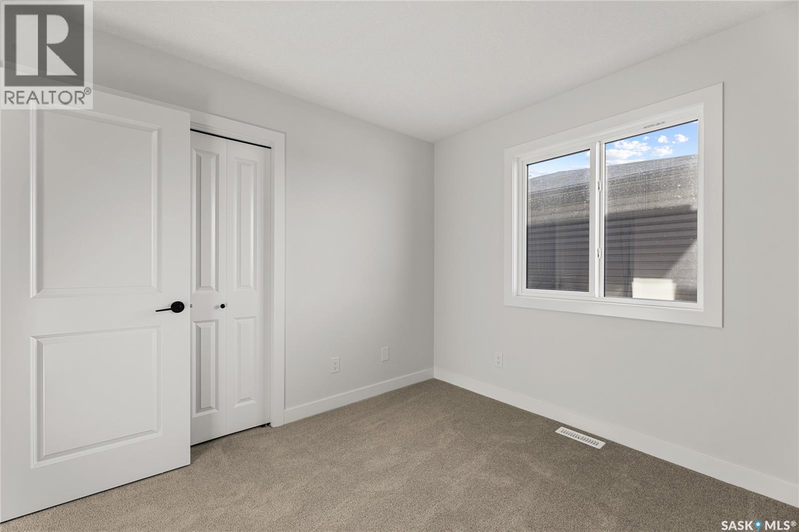 295 Nazarali Way, Saskatoon, Saskatchewan  S7V 1X6 - Photo 36 - SK029350