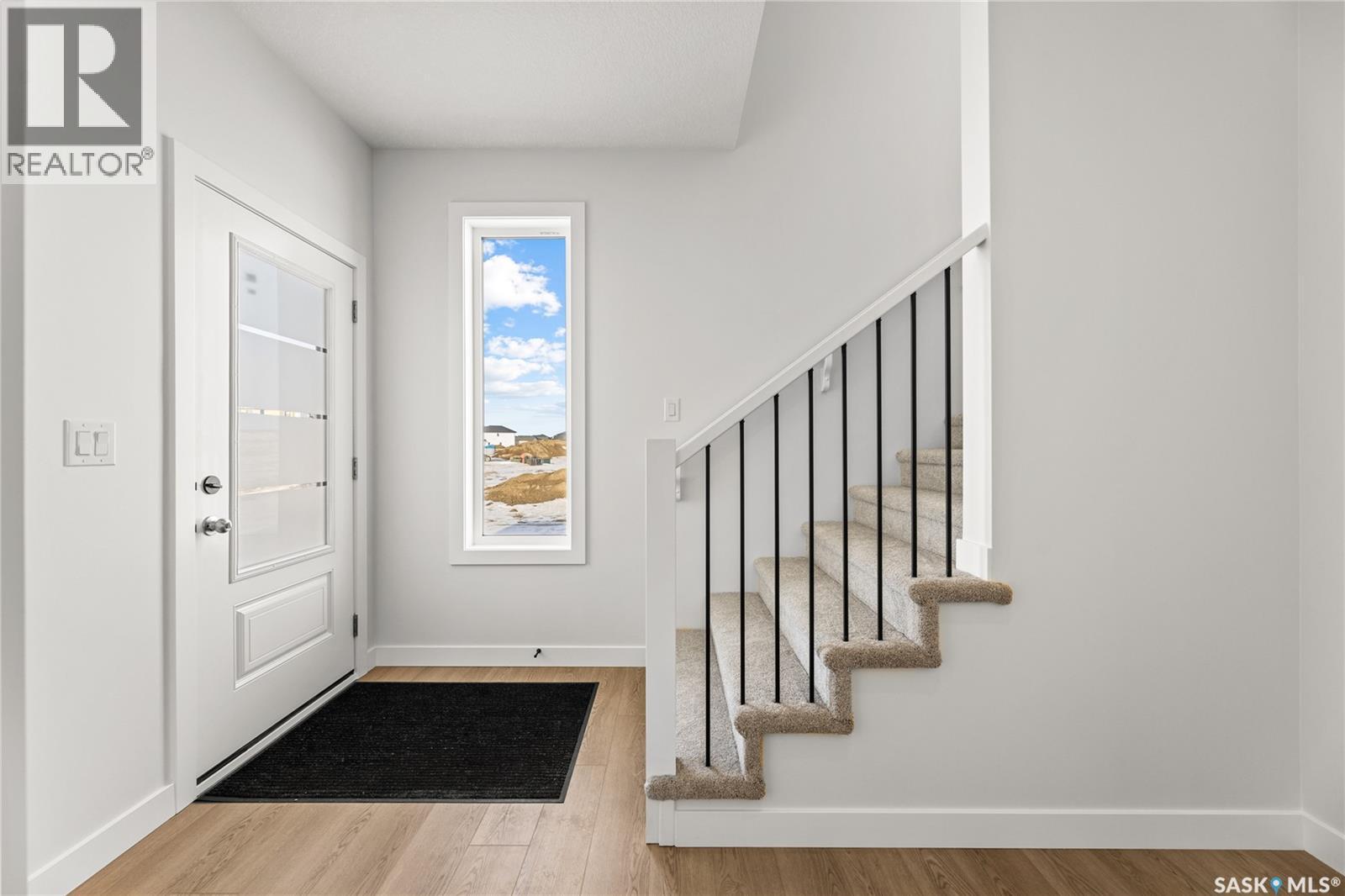 295 Nazarali Way, Saskatoon, Saskatchewan  S7V 1X6 - Photo 4 - SK029350