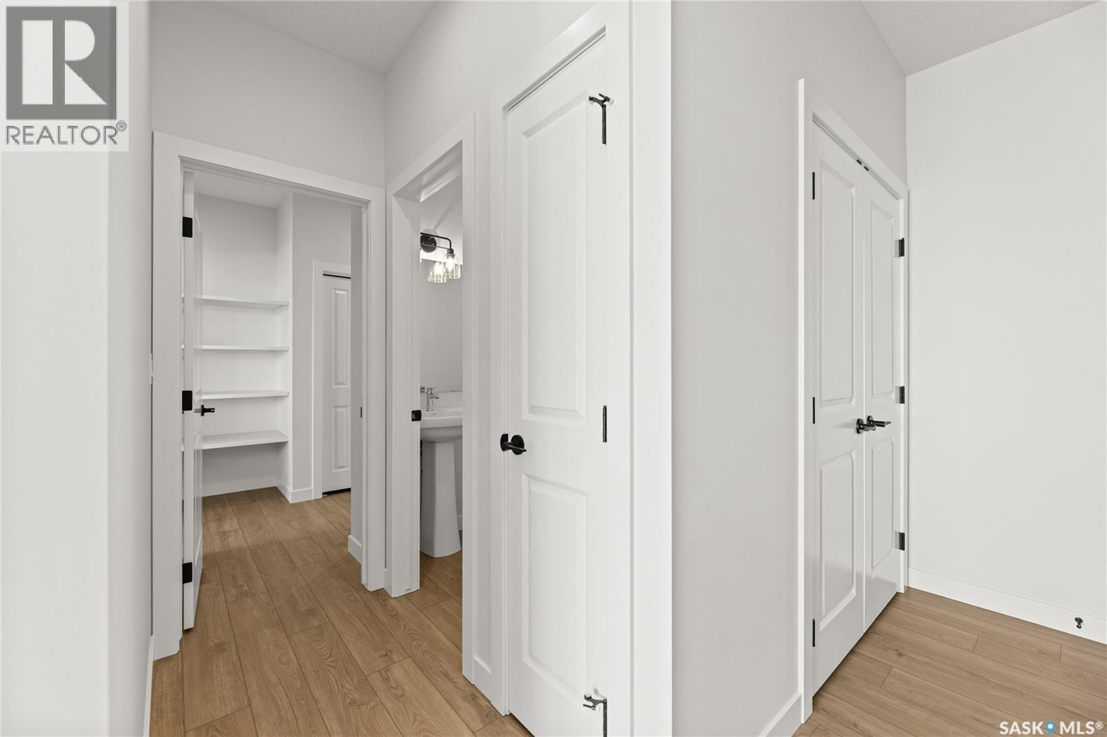 227 Cockcroft Street, Saskatoon, Saskatchewan  S7V 1Z1 - Photo 4 - SK029344