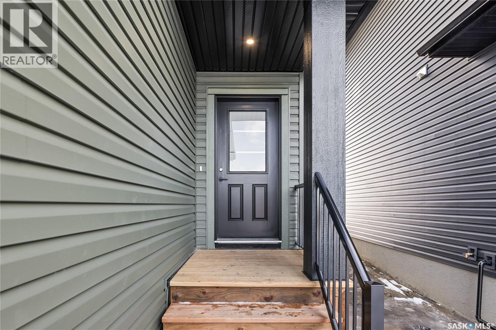 223 Cockcroft Street, Saskatoon, Saskatchewan  S7V 1Z1 - Photo 2 - SK029340