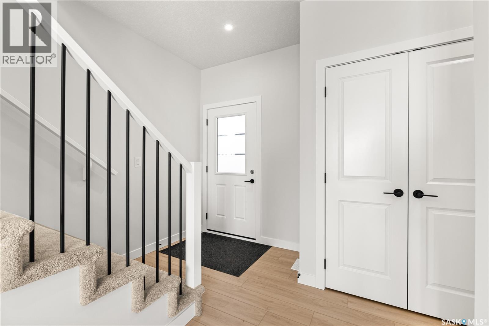 223 Cockcroft Street, Saskatoon, Saskatchewan  S7V 1Z1 - Photo 3 - SK029340