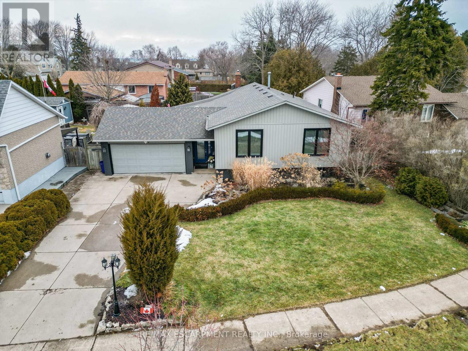 16 SAMUEL ROAD, Grimsby, Ontario