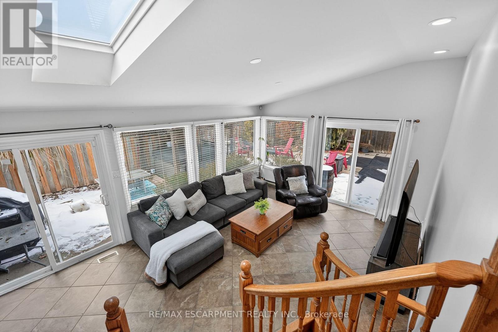 16 Samuel Road, Grimsby, Ontario  L3M 4P6 - Photo 15 - X12828400