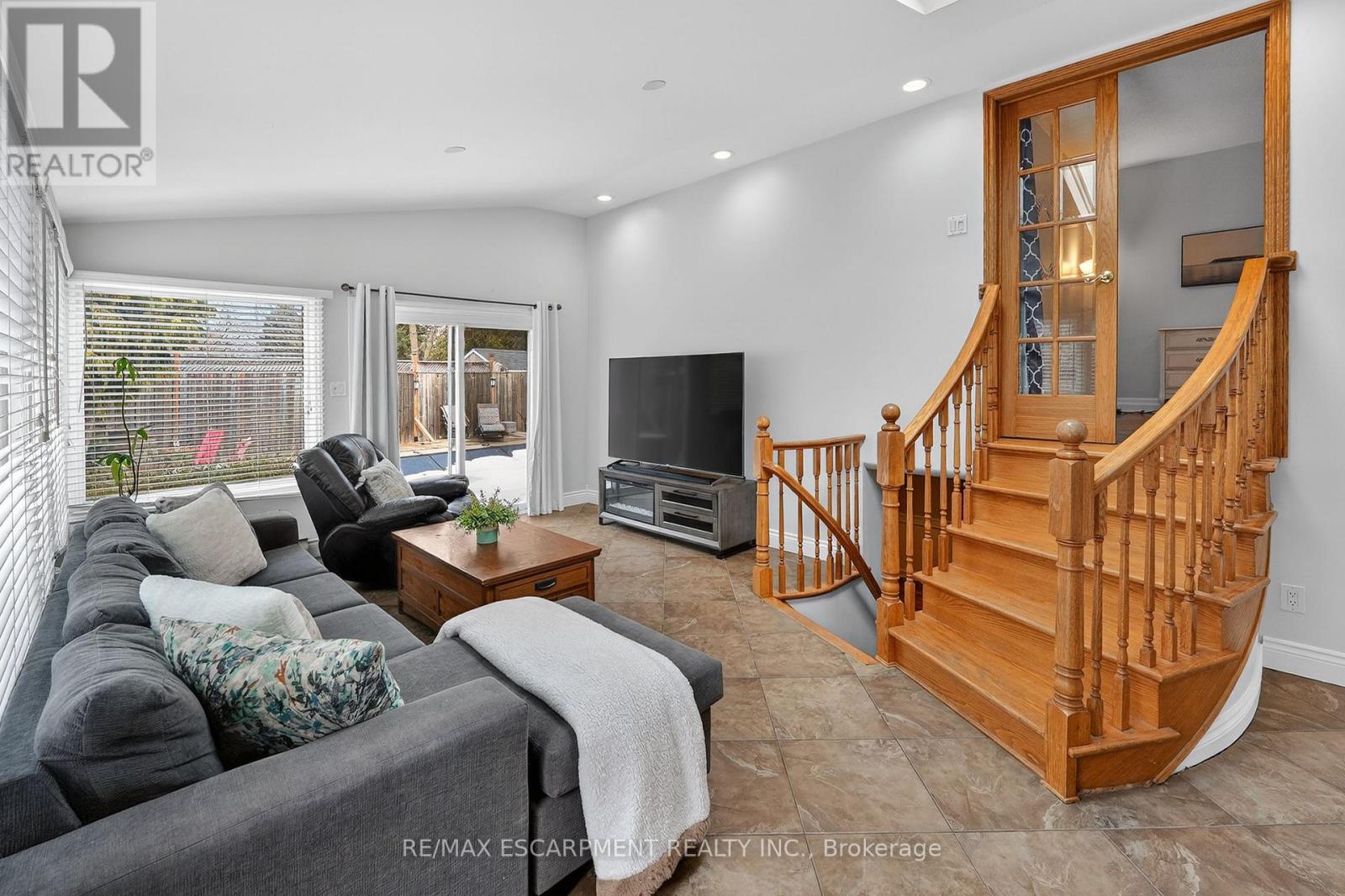 16 Samuel Road, Grimsby, Ontario  L3M 4P6 - Photo 16 - X12828400